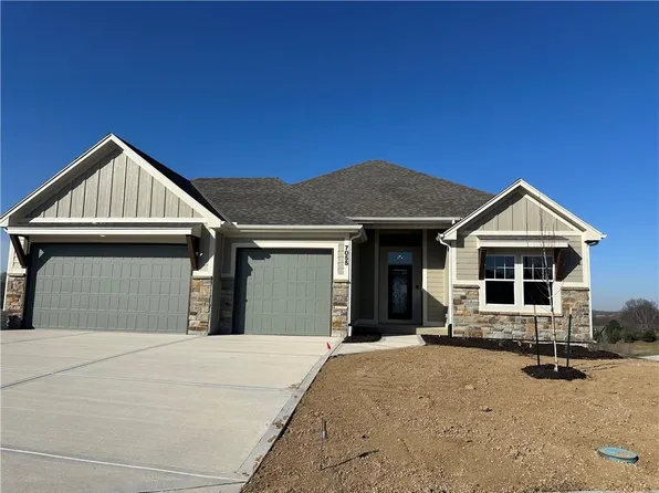 13840 NW 70th St, Parkville, MO 64152