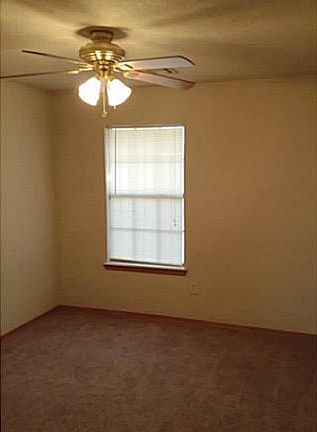 4th image of 2300 NE 4th St
