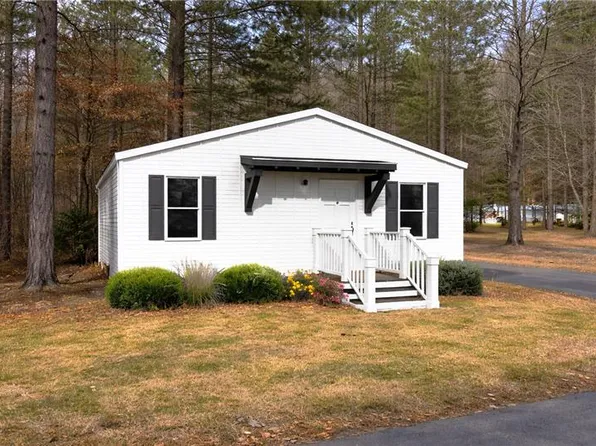 4B Houle St, Sabattus, ME 04280