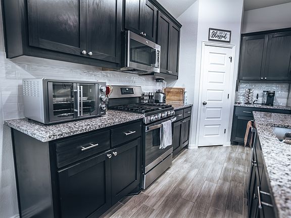 4th image of 311 Eagle Ford Dr