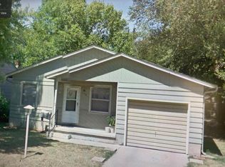 806 W 8th St, Newton, KS 67114