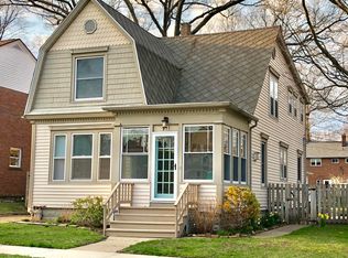 911 Wisconsin Ave, Saint Joseph, MI 49085