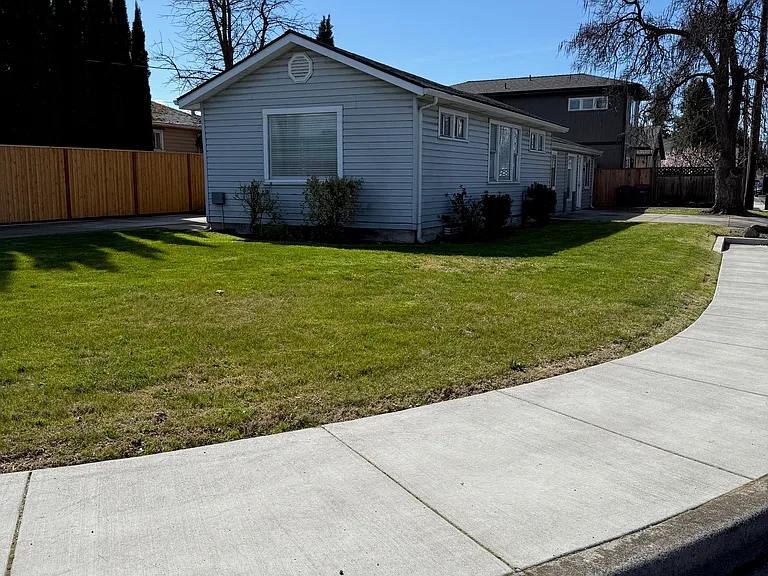 819 Pine St — Photo 2