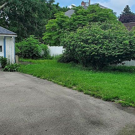 4th image of 2250 Clifford Ave