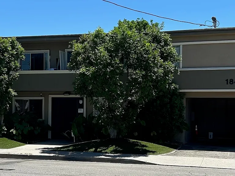 18422 Napa St #4 — Photo 1