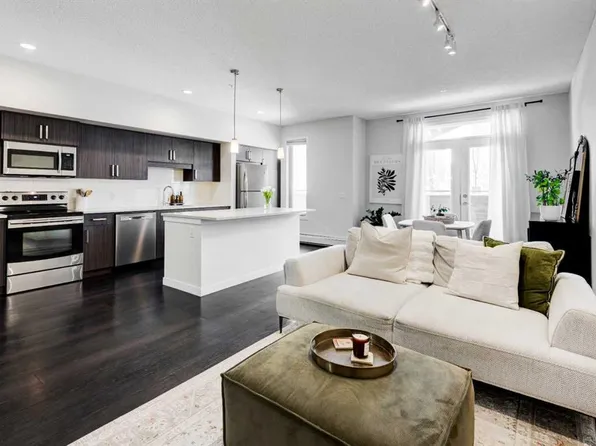 7 E Westpark Cmn SW #214, Calgary, AB T3H 0Y4