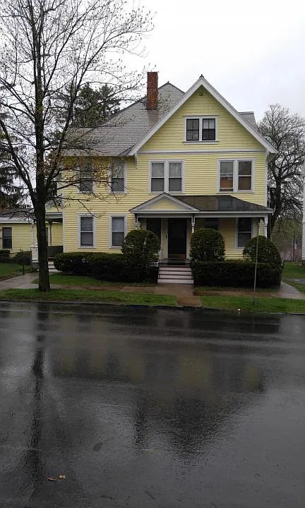183 Circular St #3