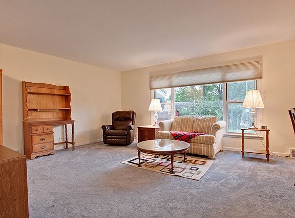 5th image of 1715 E Rosehill Dr