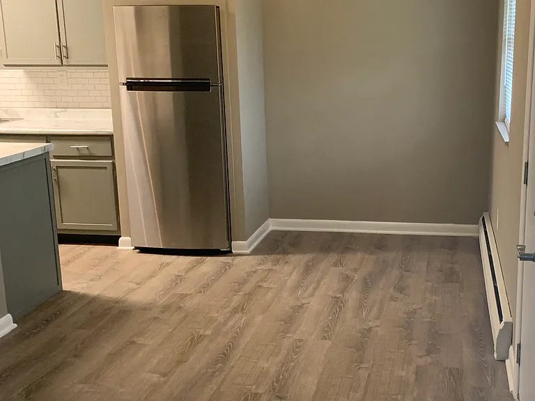107 S Walnut St #3 — Photo 4