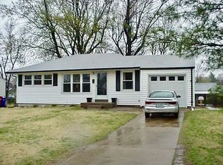 195 Saint Anthony Ln, Florissant, MO 63031