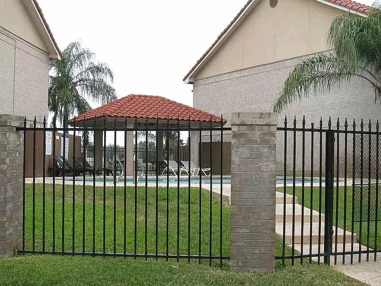 7521 Country Club Dr #307 — Photo 6