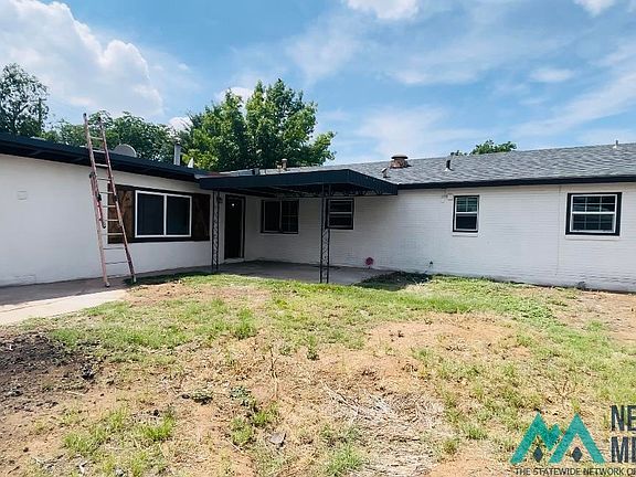 2nd image of 313 W Llano Dr