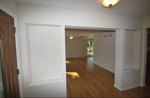 3rd image of 7N970 Dogwood Ln