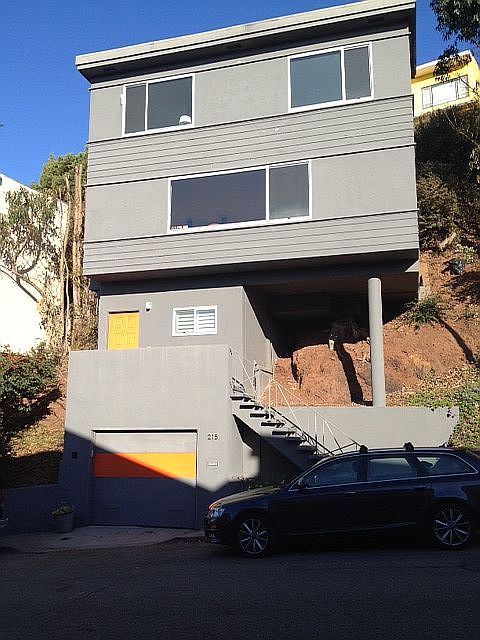 2nd image of 215 Cresta Vista Dr