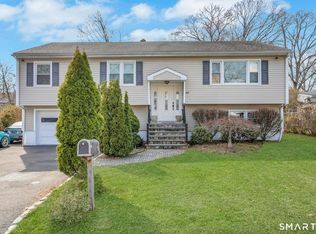 25 Quinsey Dr, Bridgeport, CT 06606