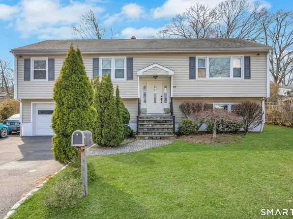 25 Quinsey Dr, Bridgeport, CT 06606