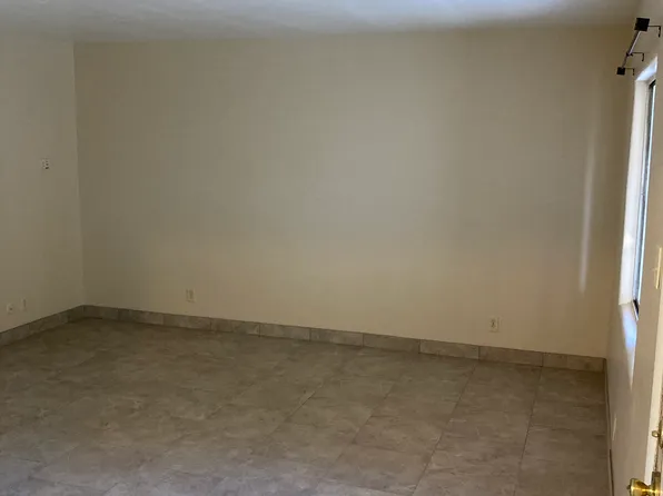 421 Alcazar St SE APT 2, Albuquerque, NM 87108