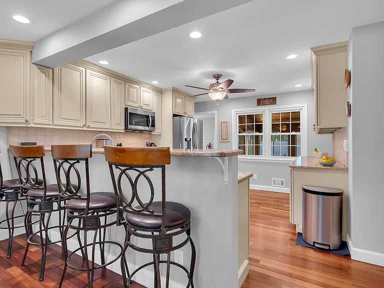 1044 Evelyn Dr — Photo 28