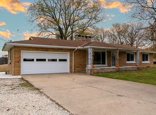 2324 S Cameron Ln, Peoria, IL 61607