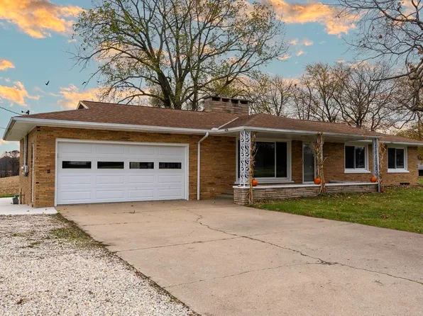 2324 S Cameron Ln, Peoria, IL 61607