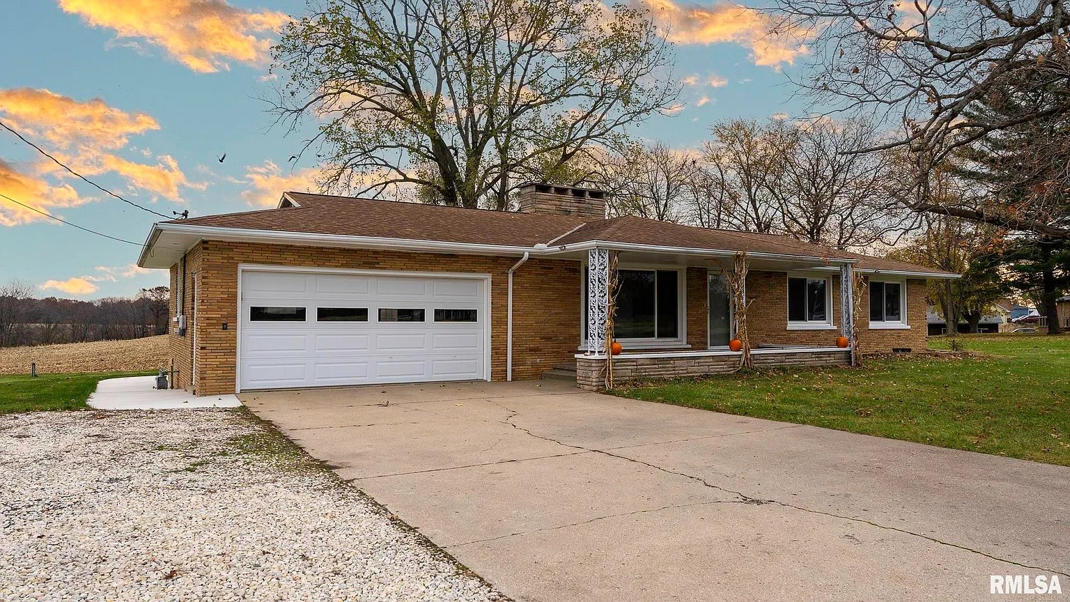 2324 S Cameron Ln photo 1