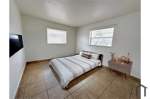 Building Photo - 3721 SW 60th Ter
