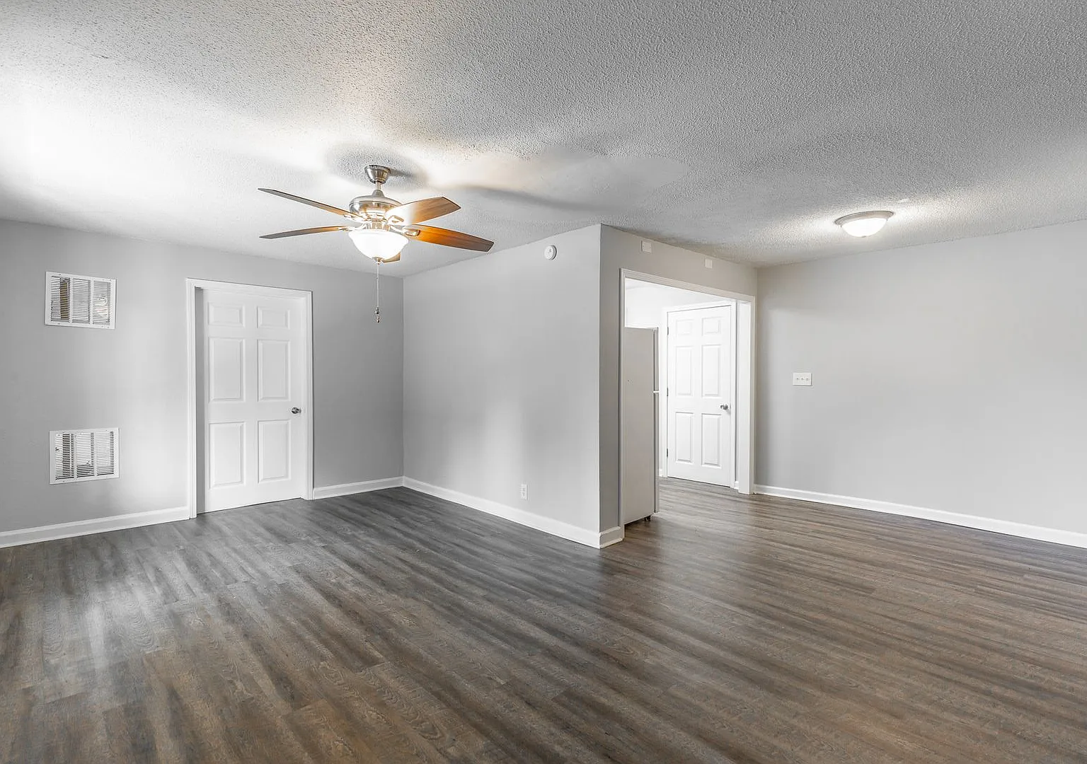 Comfortable Living at 112 Van Cleve Street — Photo 1