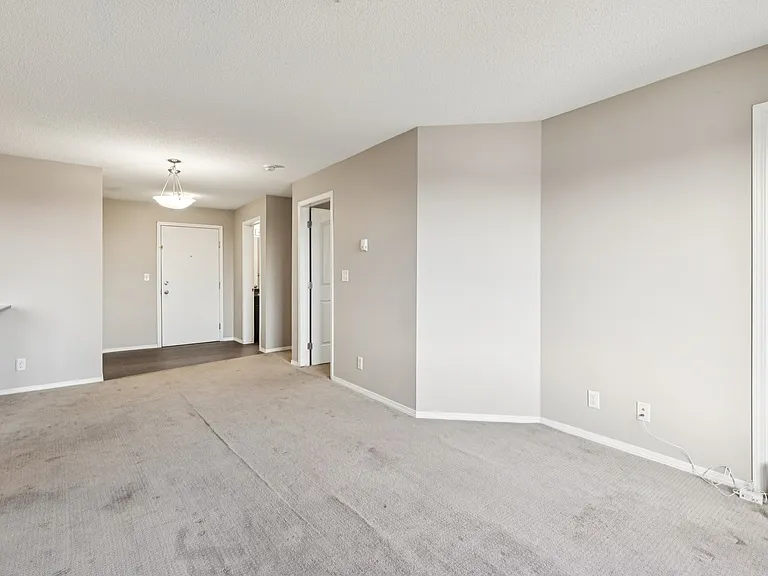 11804 22nd Ave SW — Photo 3