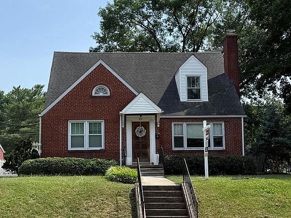 2nd image of 412 Carroll Pkwy