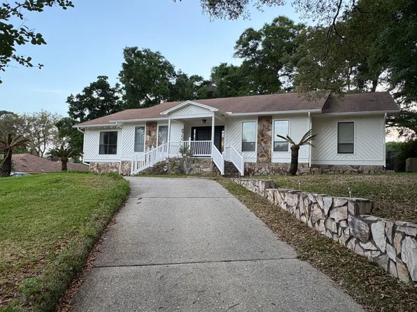 8755 Thunderbird Dr, Pensacola, FL 32514