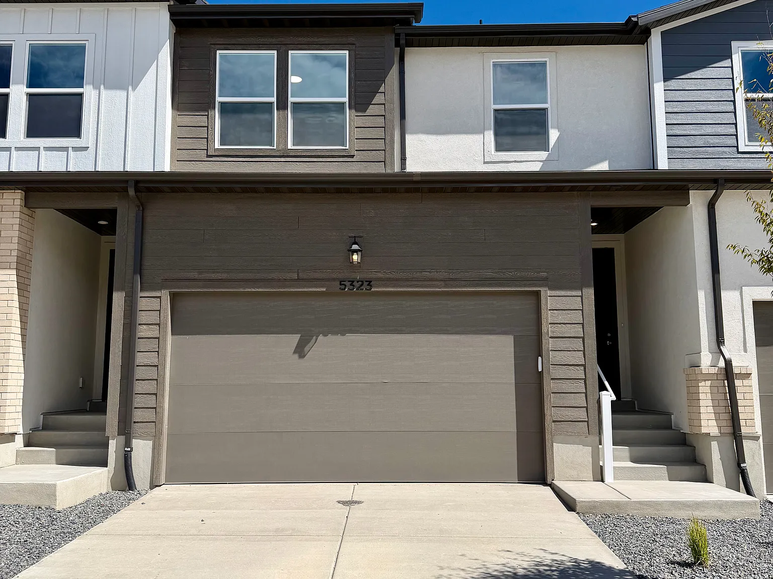 4 bed, 2412 sqft, $2,175 — Photo 2