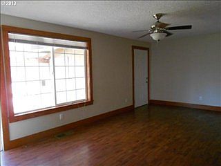 2nd image of 607 N Hubbard Ave