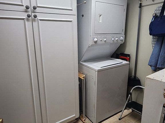 5th image of 2230 Cherokee Ave APT 19