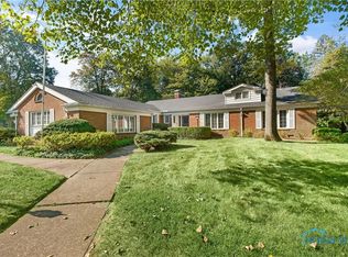 3321 Shakespeare Ln, Toledo, OH 43615