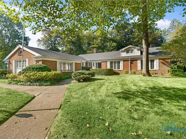 3321 Shakespeare Ln, Toledo, OH 43615
