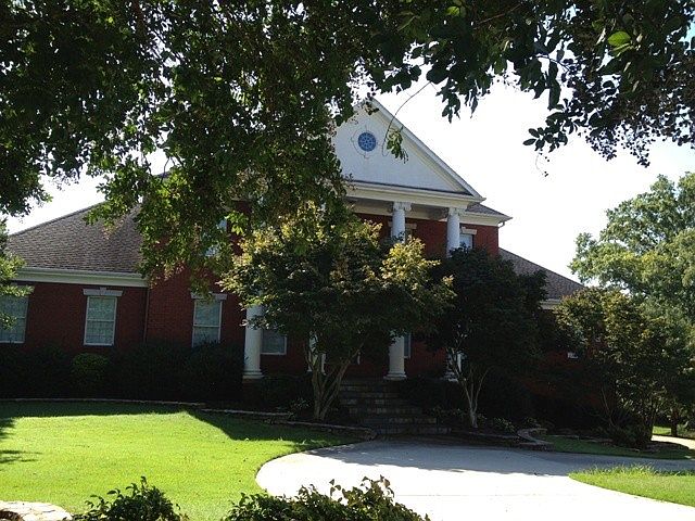 1st image of 2206 Honey Locust Ln SE
