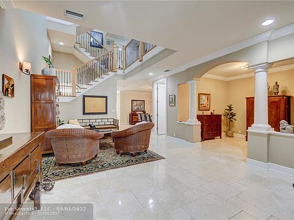 3rd image of 304 NE 15th Ave #304