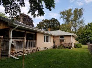 208 Summer Ave E, Maplewood, MN 55117