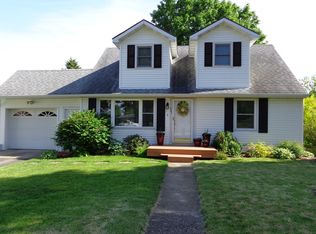 607 9th Ave, New Glarus, WI 53574