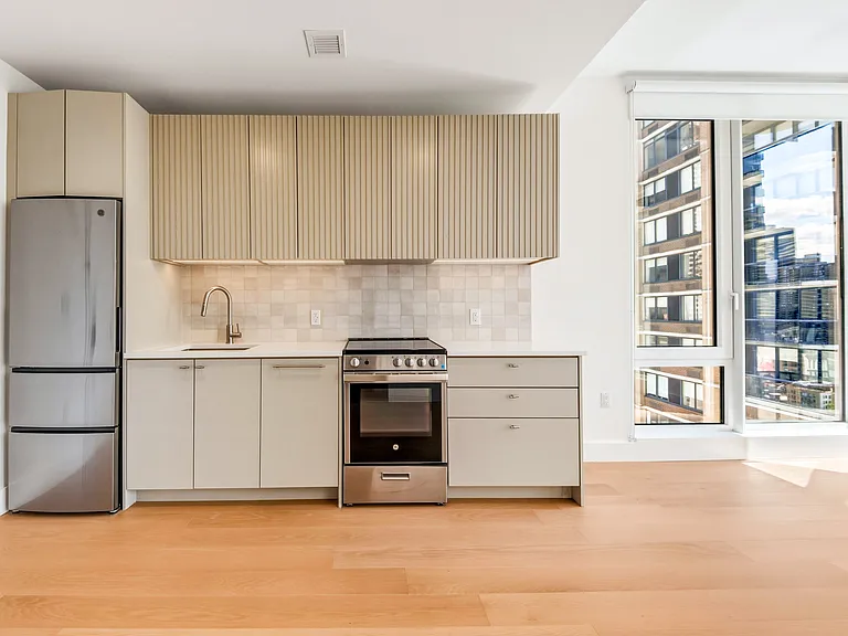 250 W 49th St #82305 — Photo 3