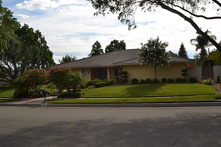 1st image of 1671 N Palm Ave