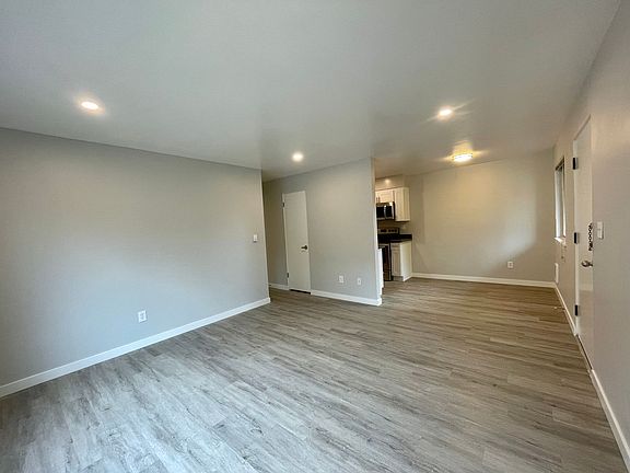 2nd image of 801 W McGraw St APT 1