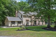 Holly Oak Dr-0406-001.jpg