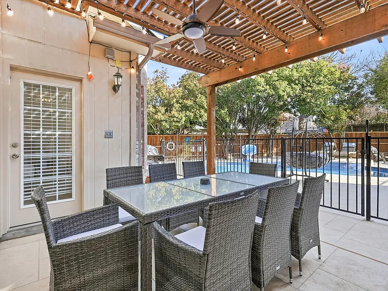 2707 Rochelle Dr — Photo 37