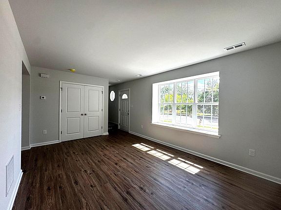 3rd image of 1103 Holly Berry Ln