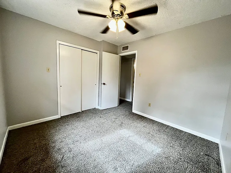120 Western Hills Dr — Photo 7