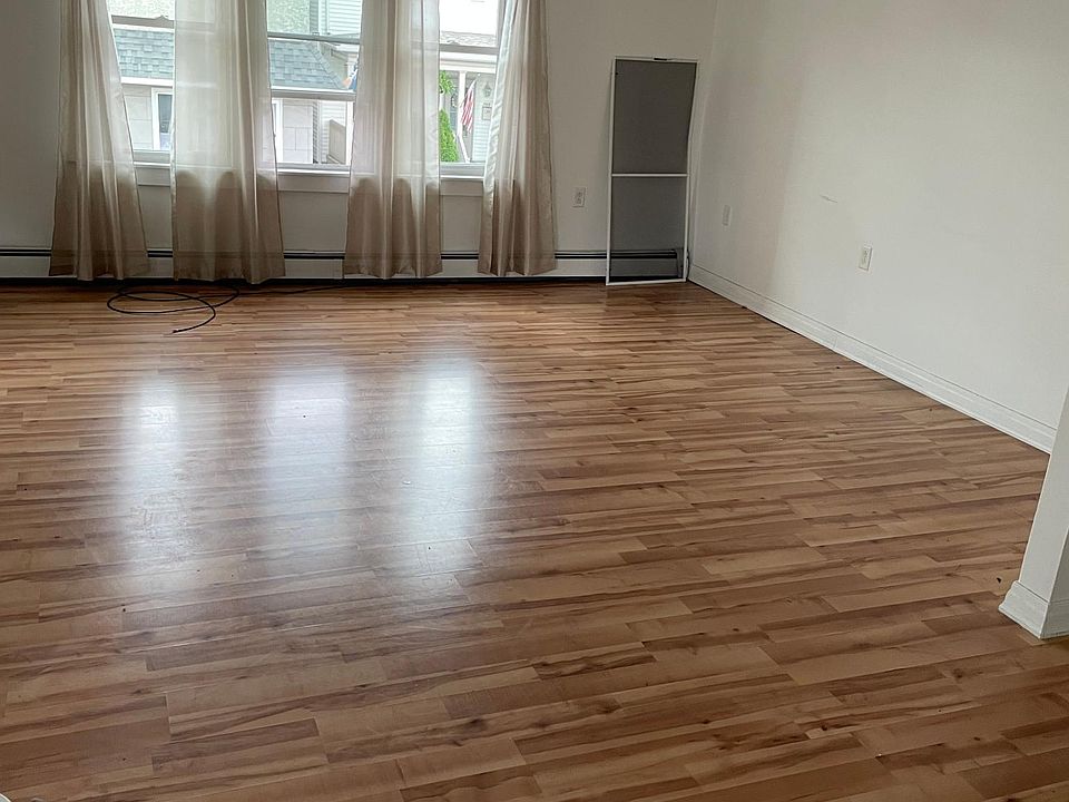 2nd image of 700 Main St #1
