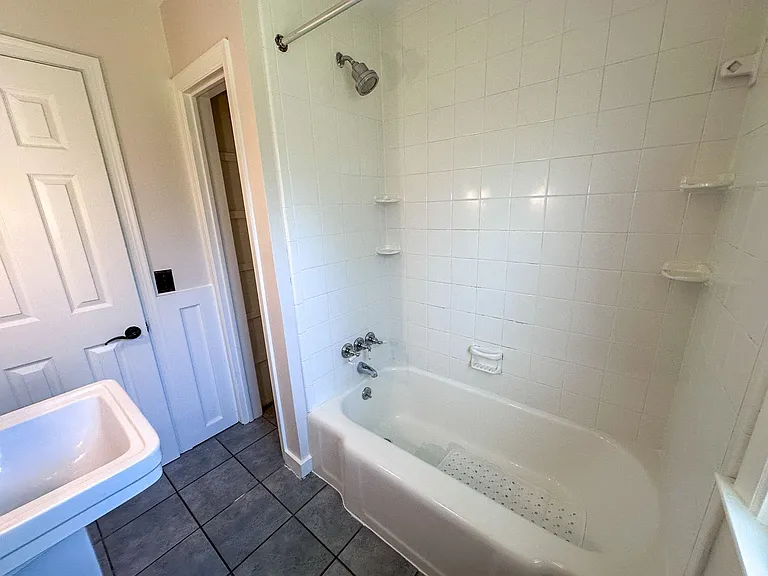 2610 Albert Dr SE — Photo 14