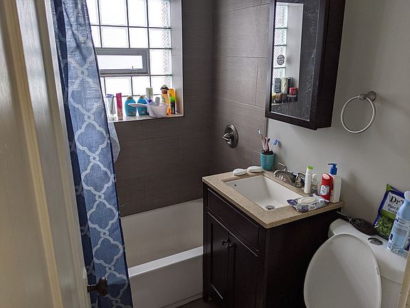 5th image of 4101 W Barry Ave #1