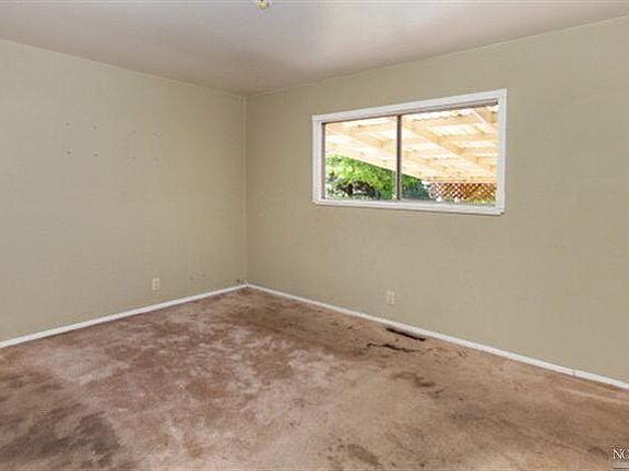5th image of 139 Lamont Ct